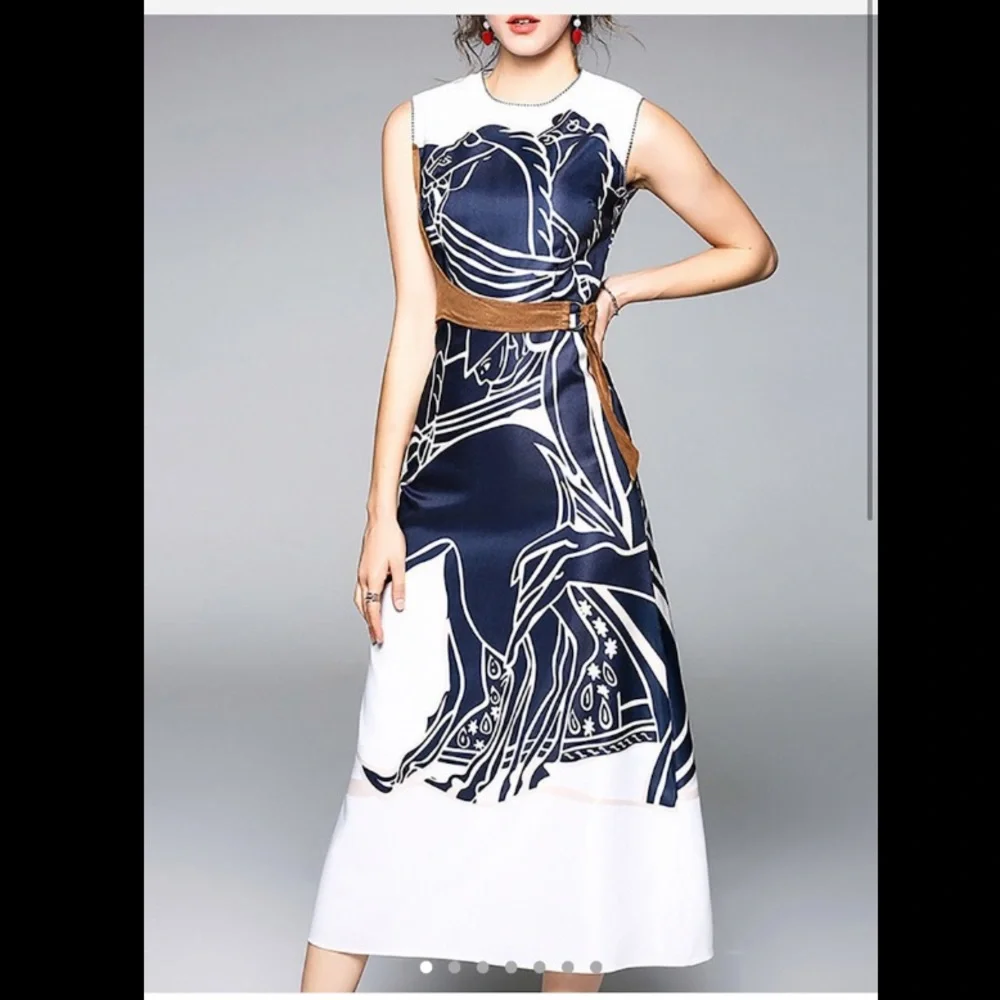 Equestrian A line belted dress - Picture 2 of 8